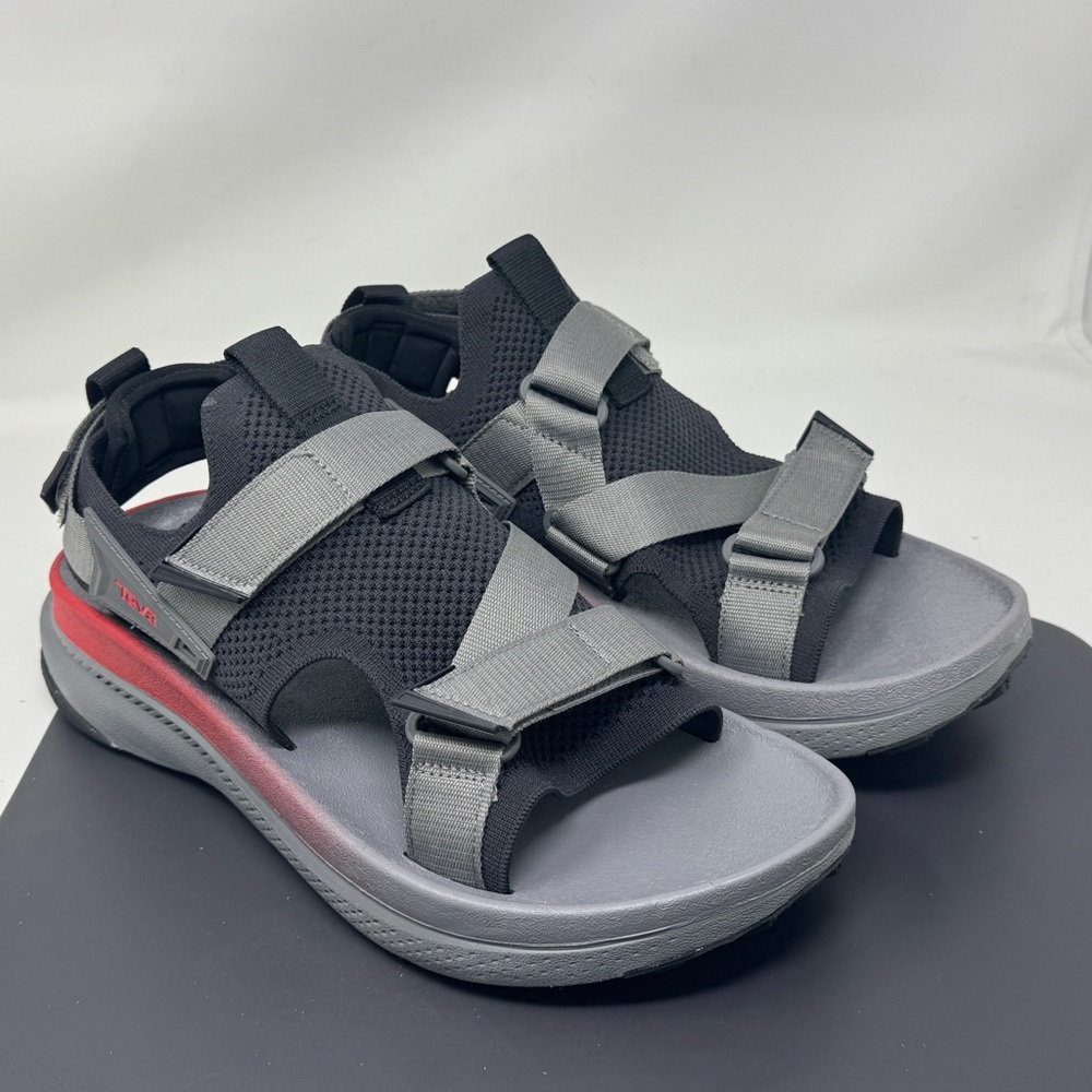 Teva Aventrail Trail Running Sandals Men's size 11 never used